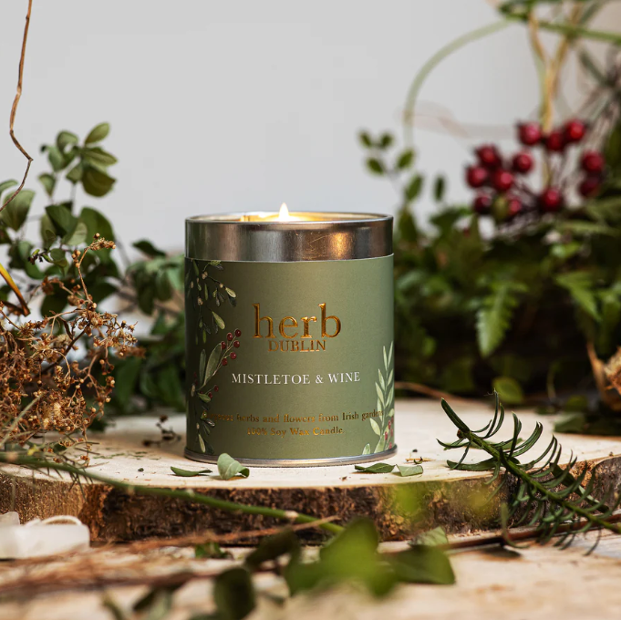 Herb Dublin Mistletoe & Wine Candle